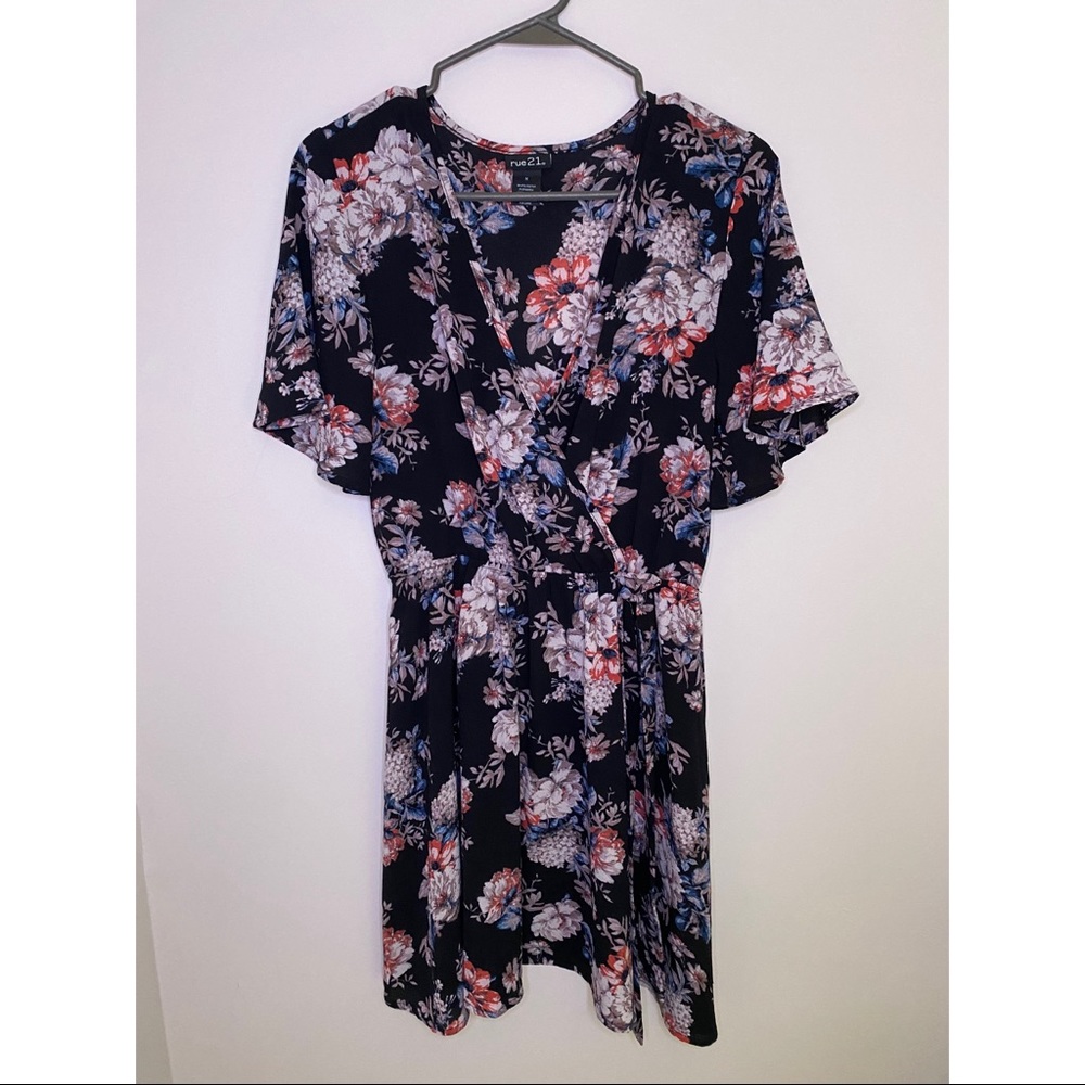 Rue 21 short black floral dress M